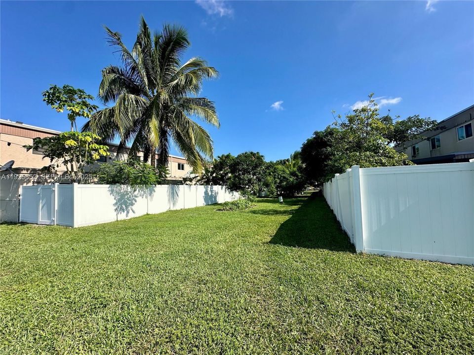 For Sale: $359,999 (4 beds, 2 baths, 1512 Square Feet)