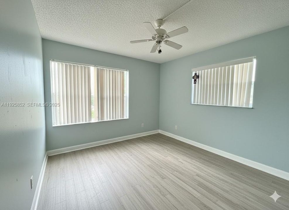 For Sale: $359,999 (4 beds, 2 baths, 1512 Square Feet)