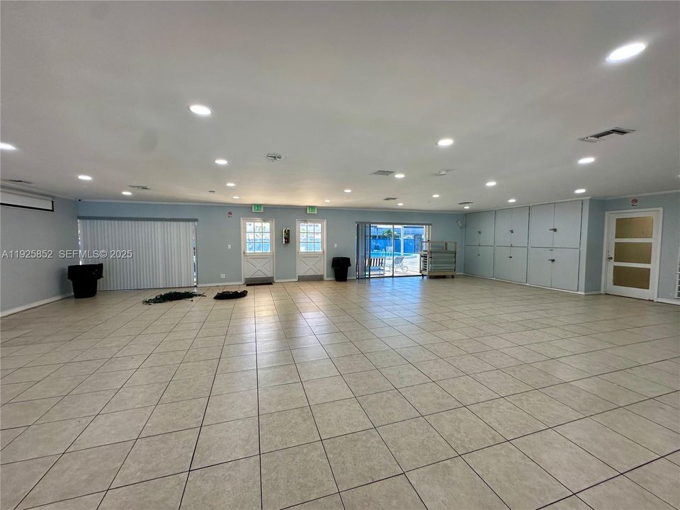 For Sale: $359,999 (4 beds, 2 baths, 1512 Square Feet)