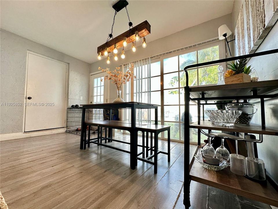 For Sale: $359,999 (4 beds, 2 baths, 1512 Square Feet)