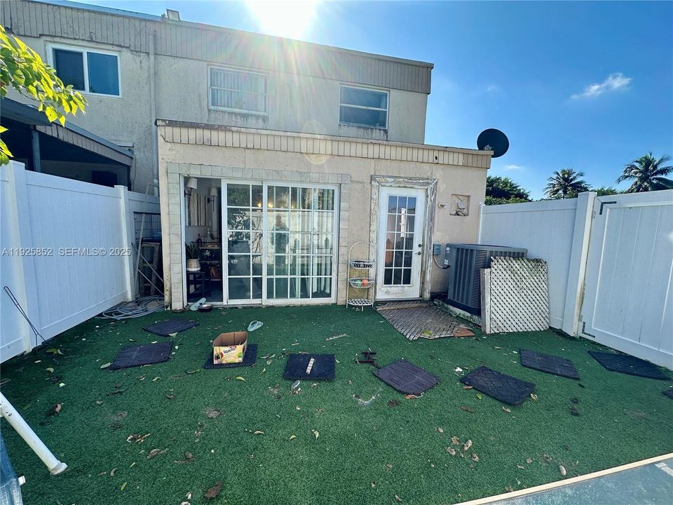 For Sale: $359,999 (4 beds, 2 baths, 1512 Square Feet)