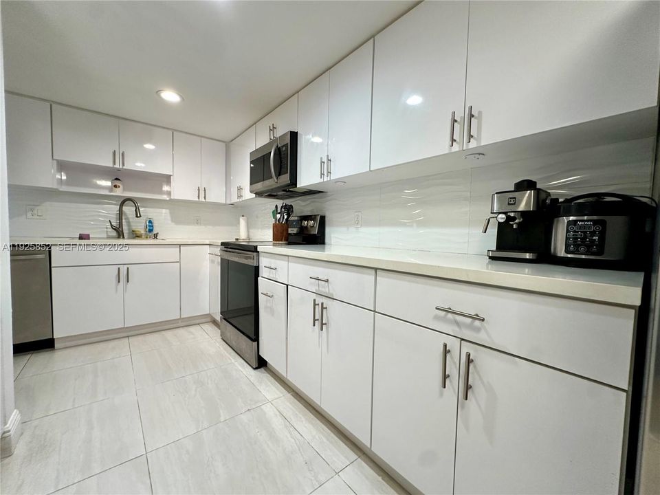 For Sale: $359,999 (4 beds, 2 baths, 1512 Square Feet)