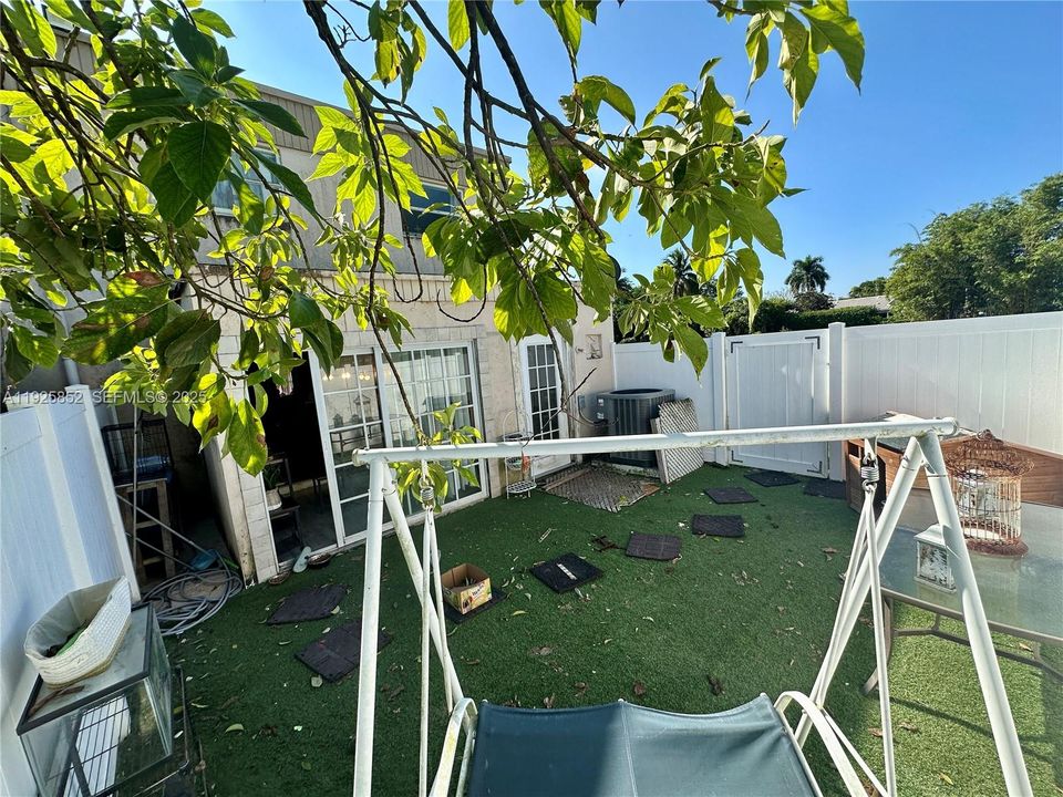 For Sale: $359,999 (4 beds, 2 baths, 1512 Square Feet)