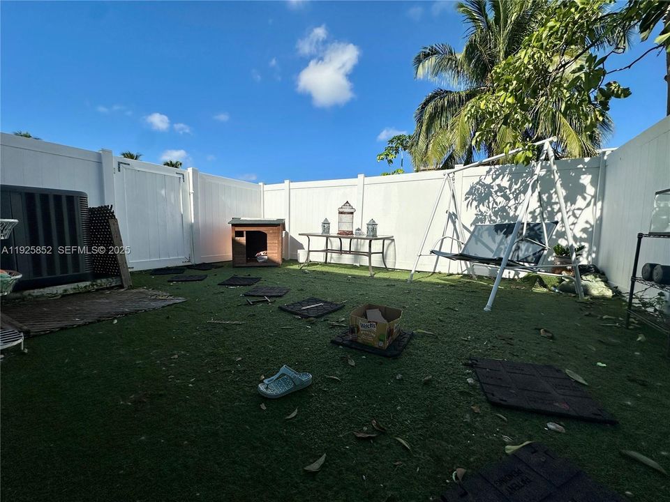 For Sale: $359,999 (4 beds, 2 baths, 1512 Square Feet)