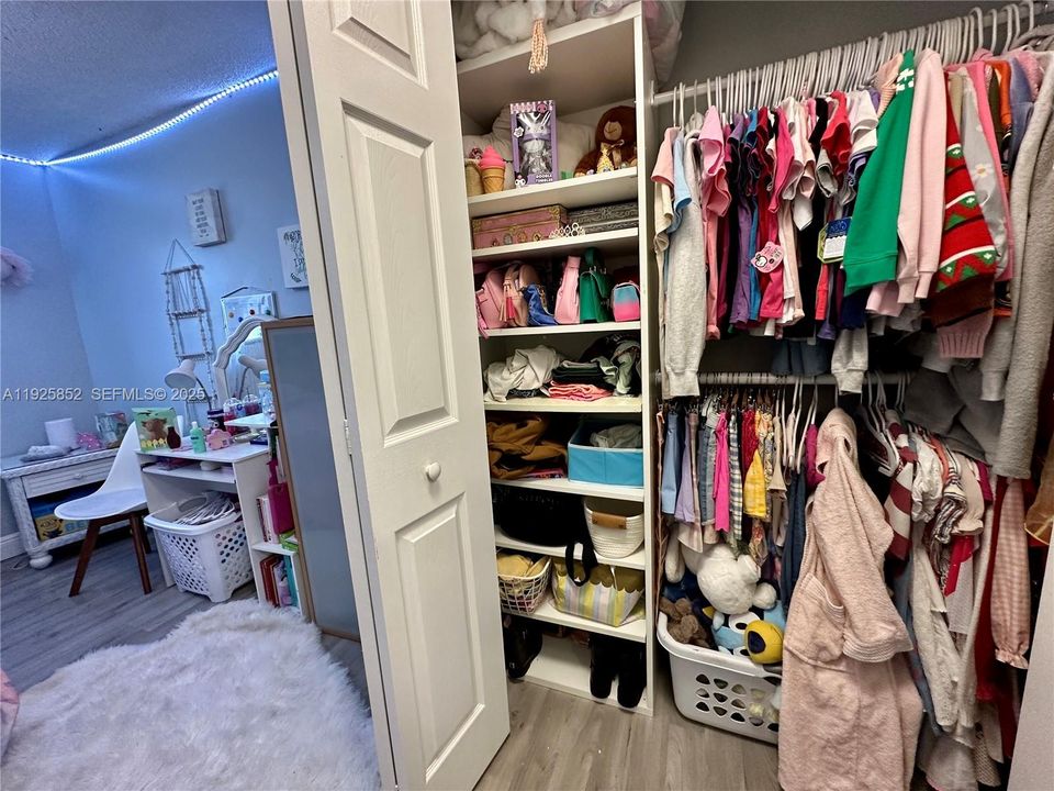 For Sale: $359,999 (4 beds, 2 baths, 1512 Square Feet)