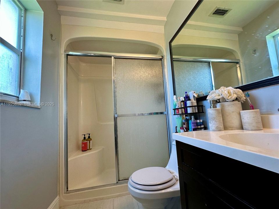 For Sale: $359,999 (4 beds, 2 baths, 1512 Square Feet)