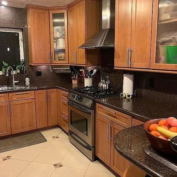 待售: $899,900 (2 贝兹, 2 浴室, 1770 平方英尺)