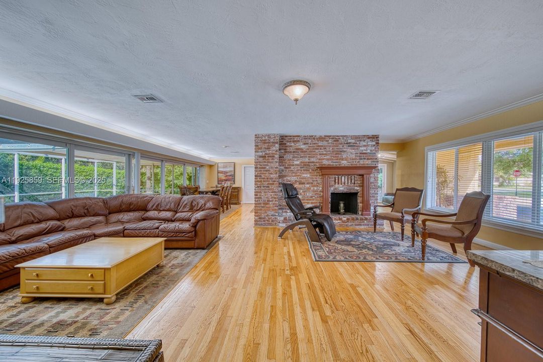 待售: $1,499,000 (3 贝兹, 2 浴室, 2050 平方英尺)