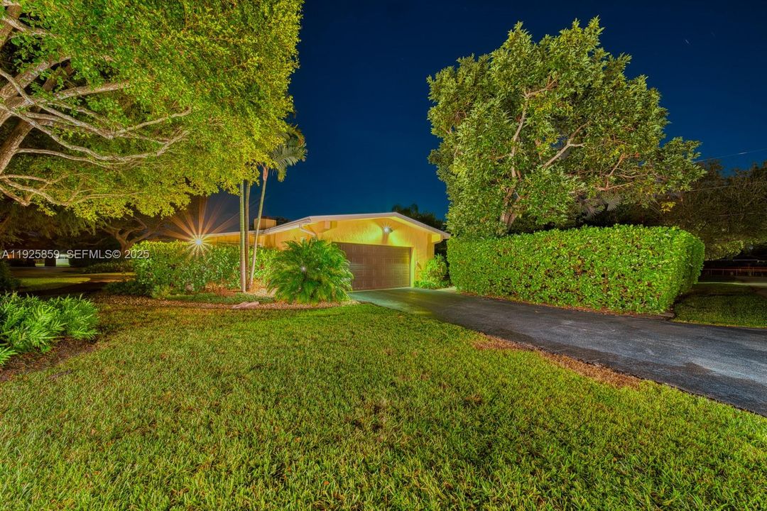 En Venta: $1,499,000 (3 camas, 2 baños, 2050 Pies cuadrados)