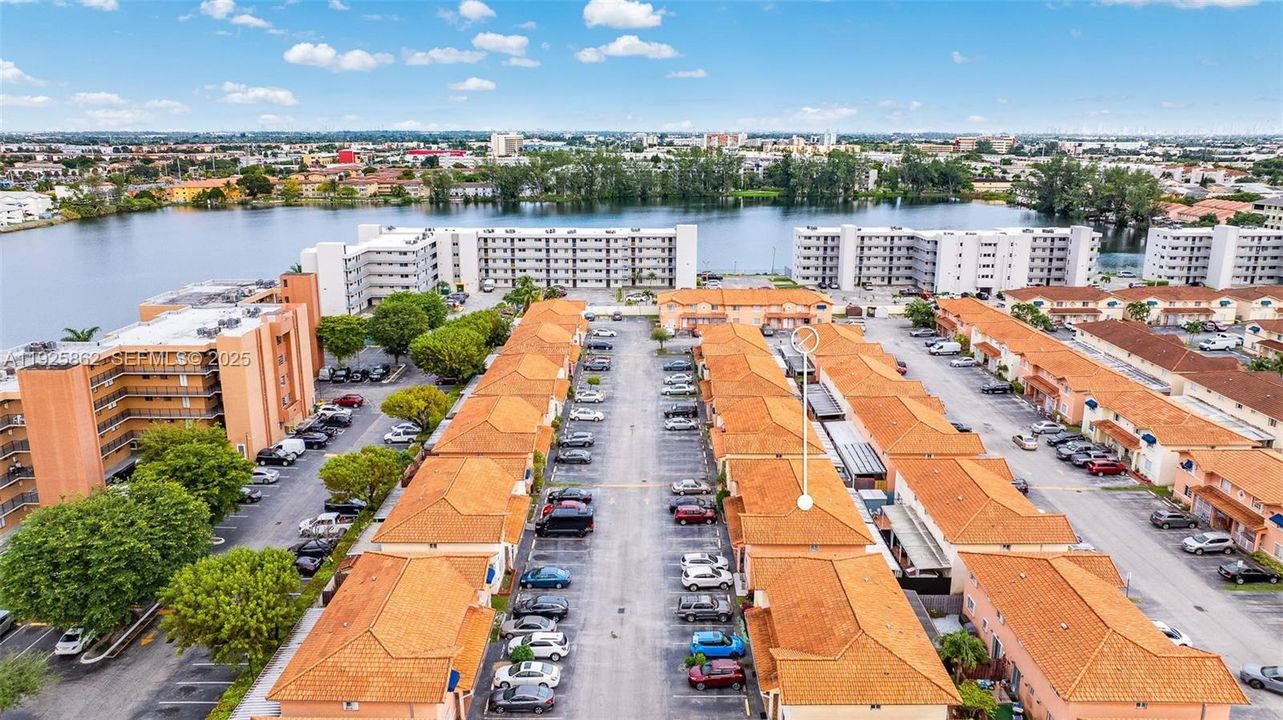 В аренду: $2,350 (2 спален, 2 ванн, 870 Квадратных фут)