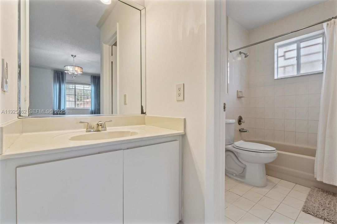 В аренду: $2,350 (2 спален, 2 ванн, 870 Квадратных фут)