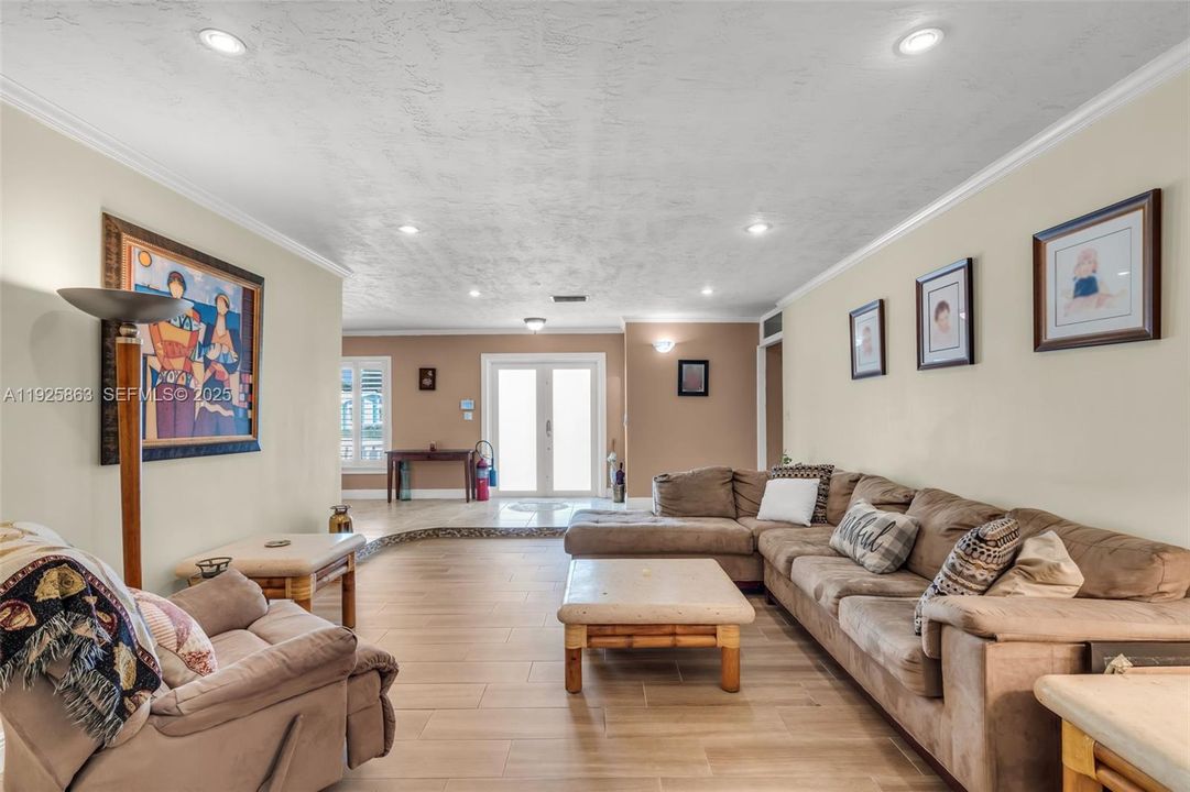 For Sale: $1,575,000 (4 beds, 3 baths, 3135 Square Feet)