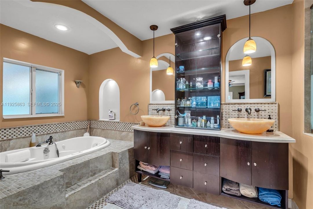 For Sale: $1,575,000 (4 beds, 3 baths, 3135 Square Feet)