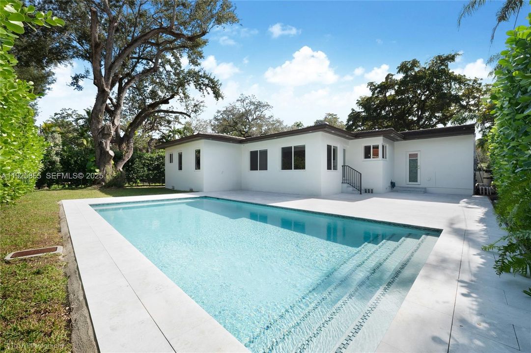 В аренду: $11,000 (3 спален, 3 ванн, 2450 Квадратных фут)