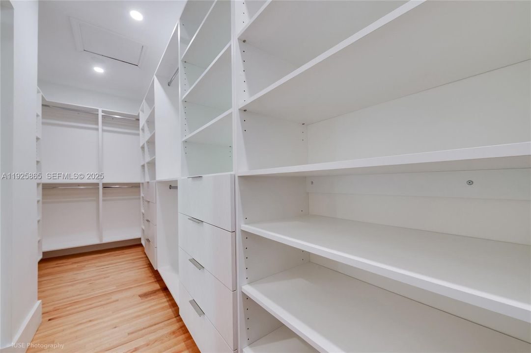 В аренду: $11,000 (3 спален, 3 ванн, 2450 Квадратных фут)