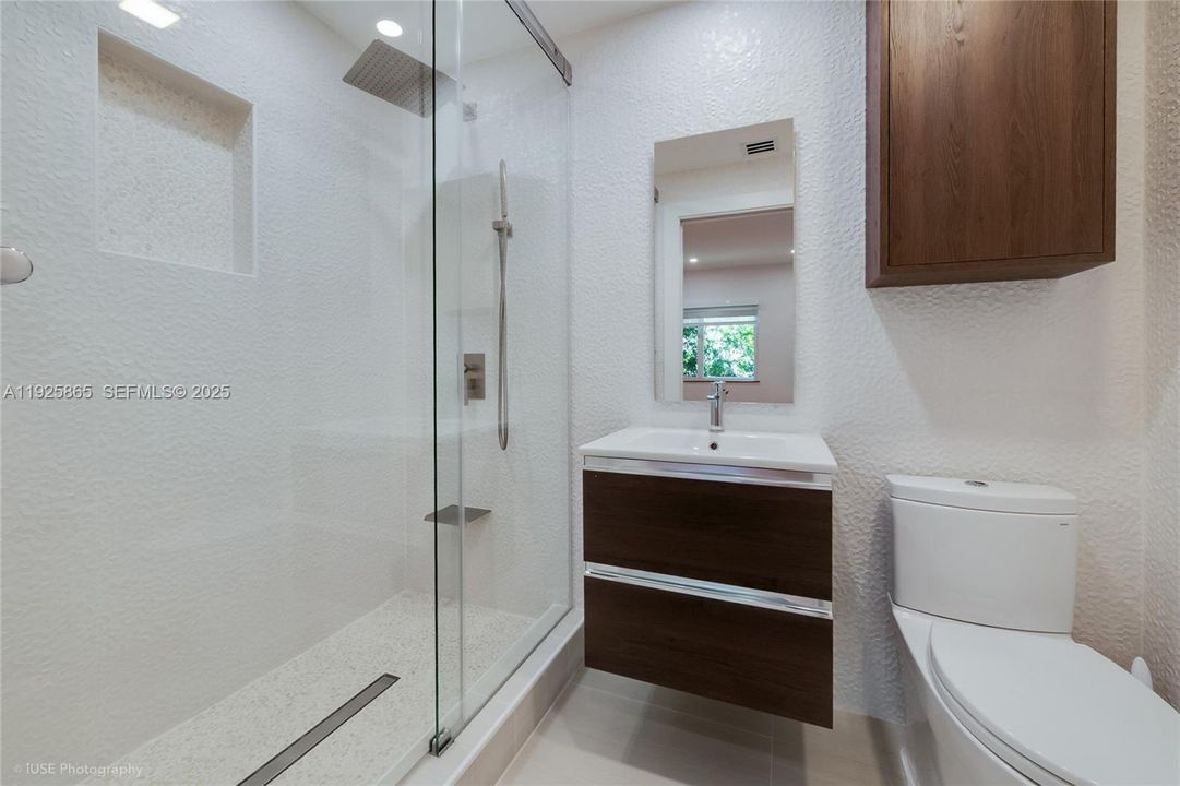 В аренду: $11,000 (3 спален, 3 ванн, 2450 Квадратных фут)