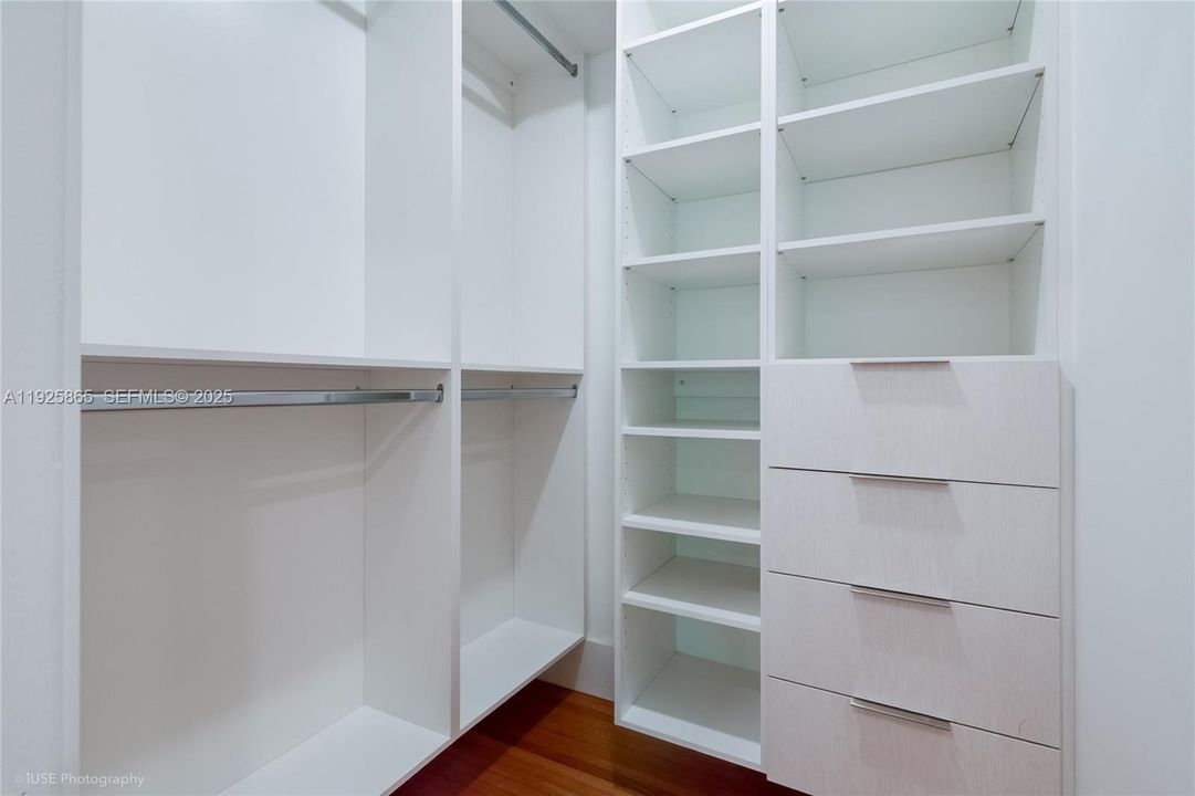 В аренду: $11,000 (3 спален, 3 ванн, 2450 Квадратных фут)