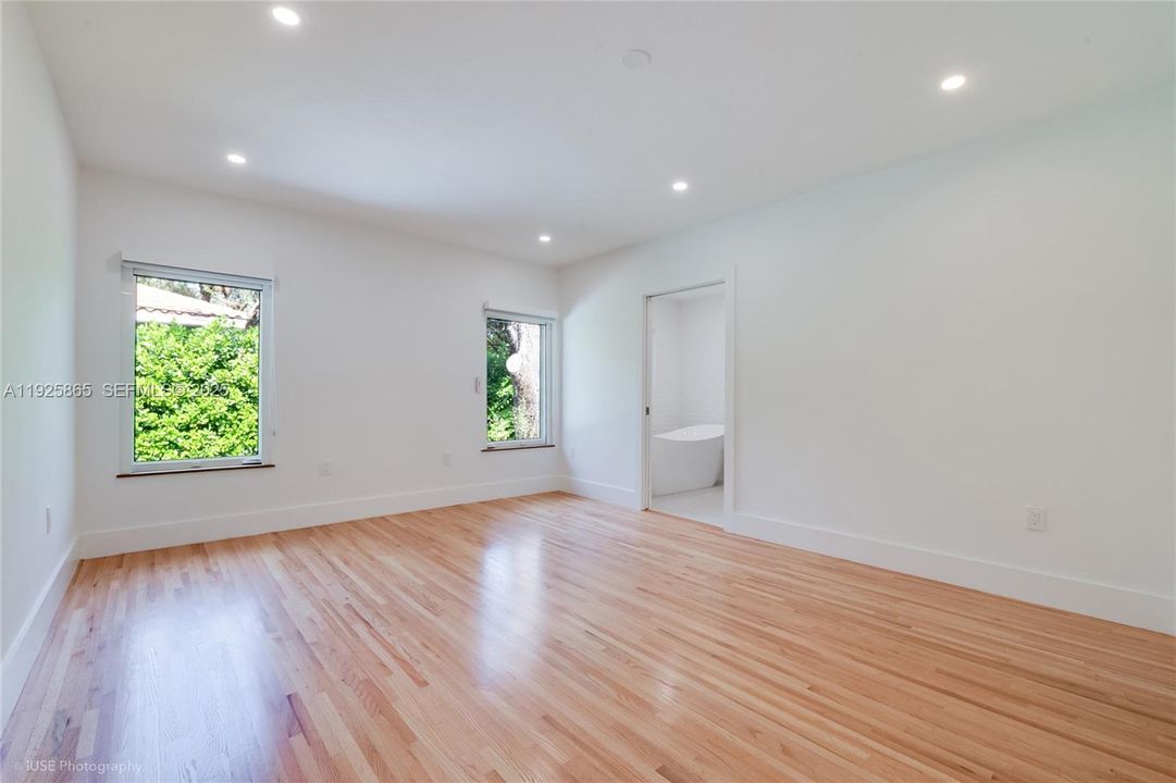 В аренду: $11,000 (3 спален, 3 ванн, 2450 Квадратных фут)