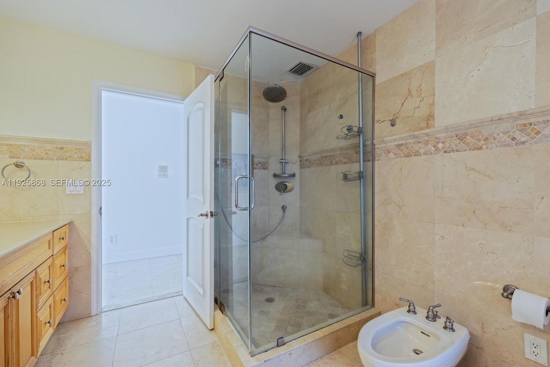 For Rent: $5,000 (4 beds, 3 baths, 3075 Square Feet)