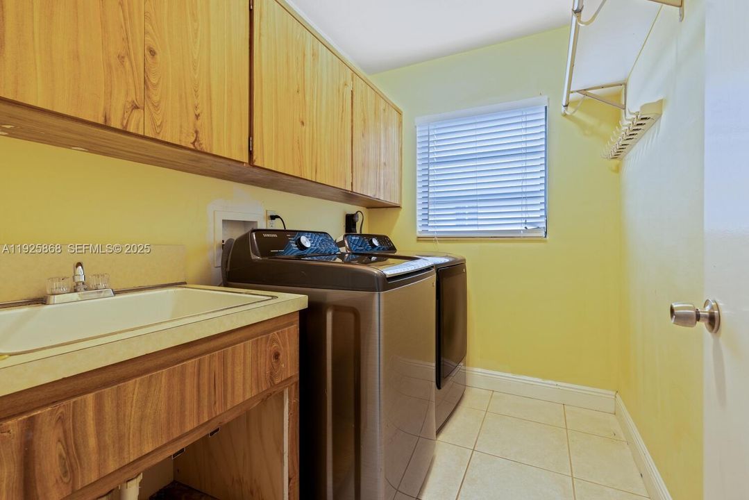 For Rent: $5,000 (4 beds, 3 baths, 3075 Square Feet)