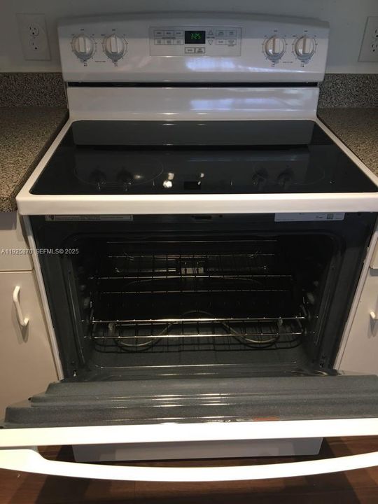 For Rent: $1,699 (1 beds, 1 baths, 537 Square Feet)