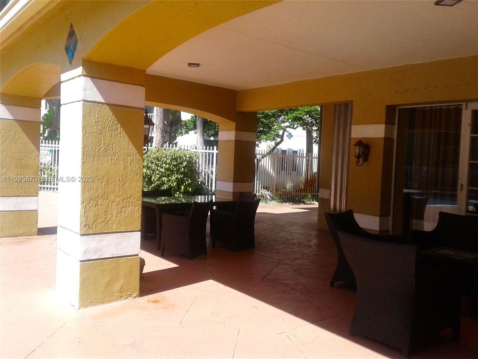 For Rent: $1,699 (1 beds, 1 baths, 537 Square Feet)