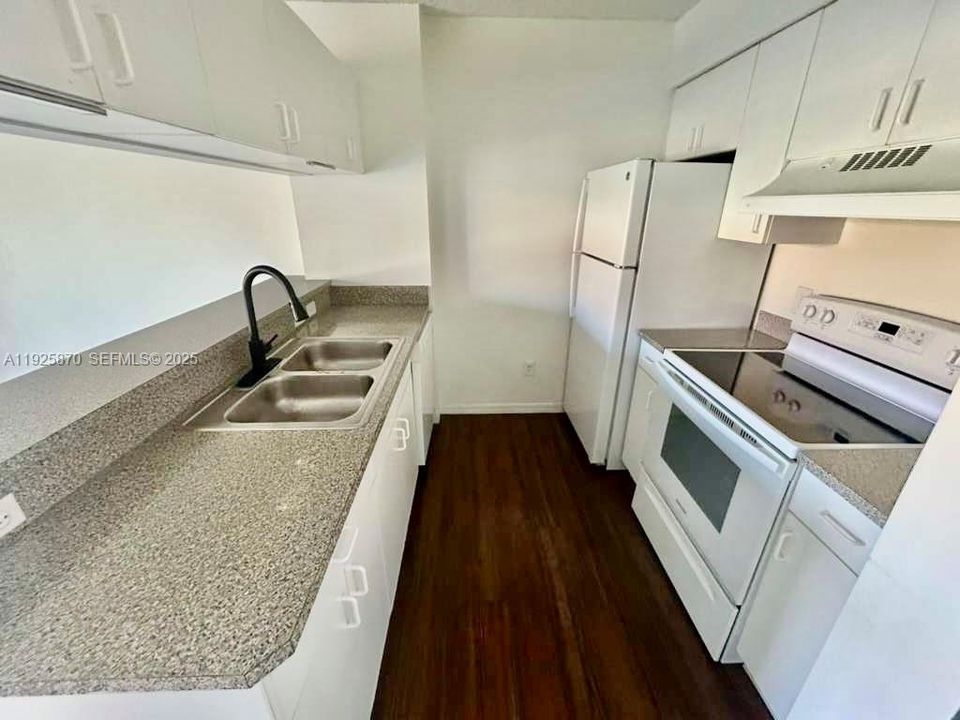 For Rent: $1,699 (1 beds, 1 baths, 537 Square Feet)