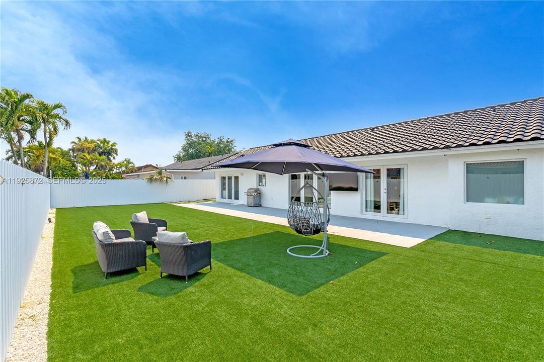 For Sale: $699,000 (3 beds, 2 baths, 1615 Square Feet)