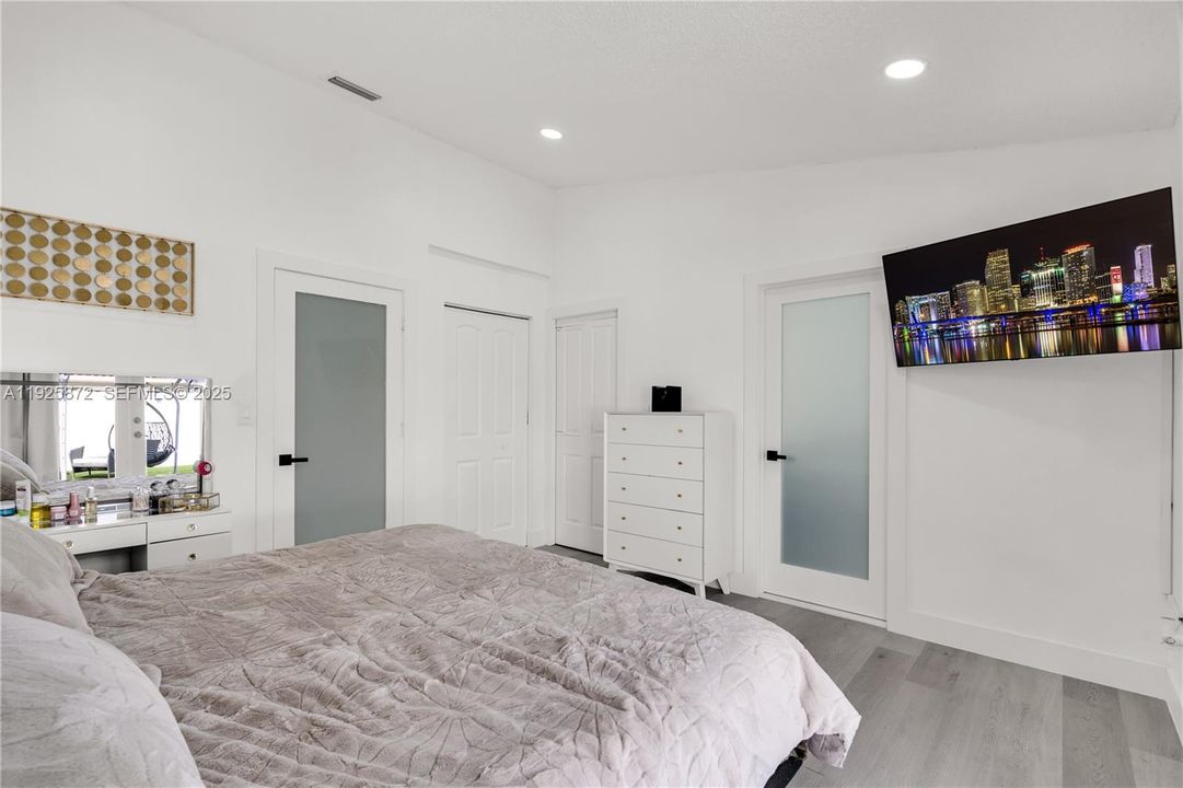 For Sale: $699,000 (3 beds, 2 baths, 1615 Square Feet)