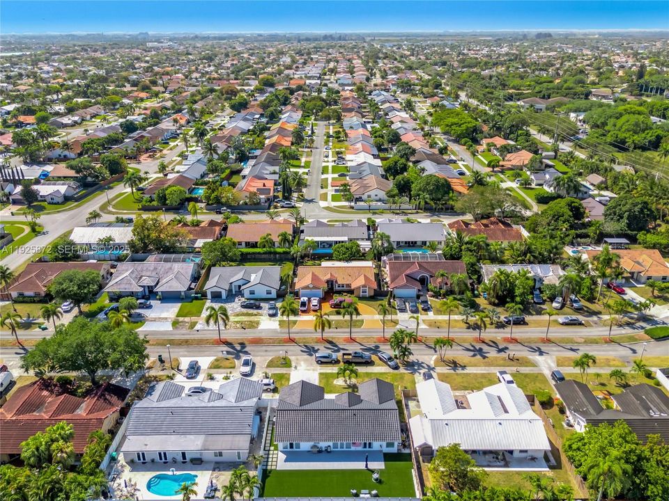For Sale: $699,000 (3 beds, 2 baths, 1615 Square Feet)