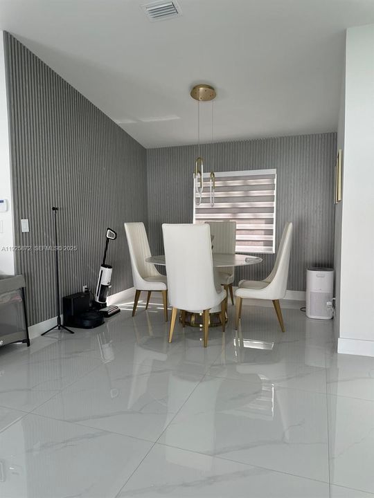 For Sale: $699,000 (3 beds, 2 baths, 1615 Square Feet)