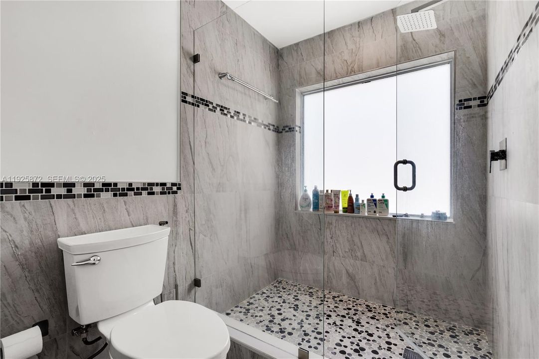 For Sale: $699,000 (3 beds, 2 baths, 1615 Square Feet)