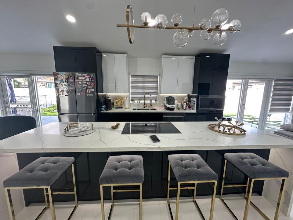 For Sale: $699,000 (3 beds, 2 baths, 1615 Square Feet)