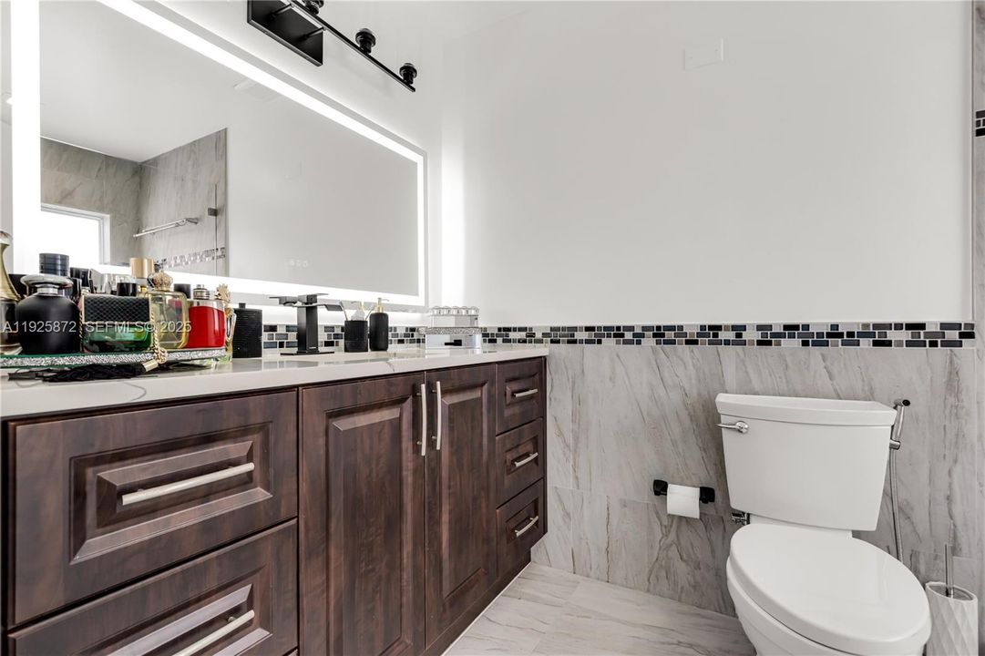 For Sale: $699,000 (3 beds, 2 baths, 1615 Square Feet)