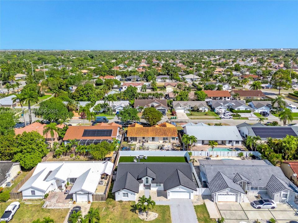 For Sale: $699,000 (3 beds, 2 baths, 1615 Square Feet)