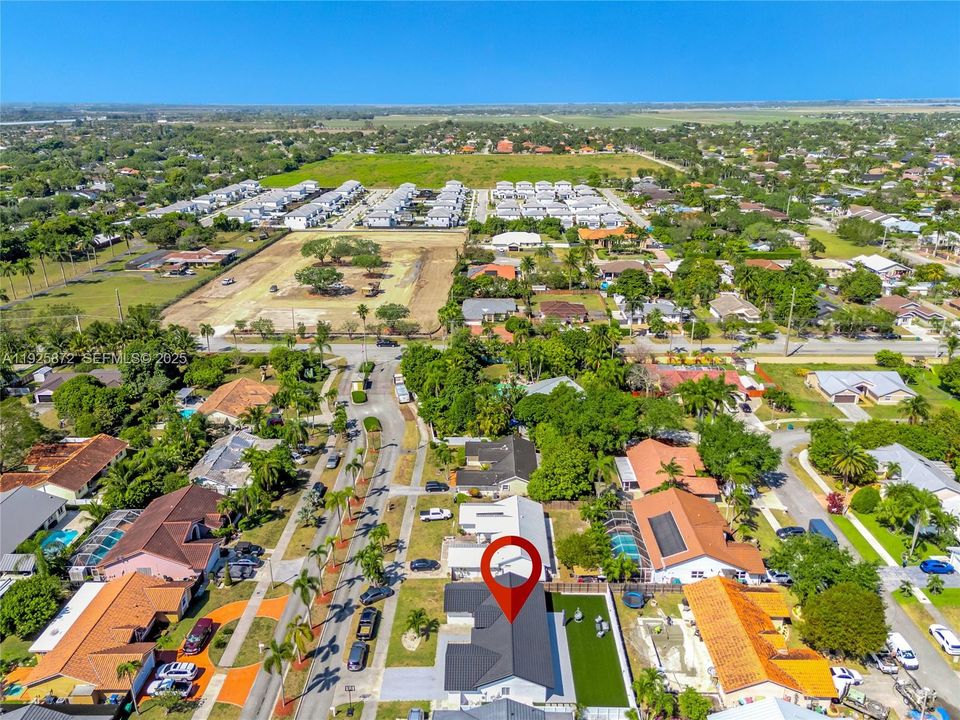 For Sale: $699,000 (3 beds, 2 baths, 1615 Square Feet)