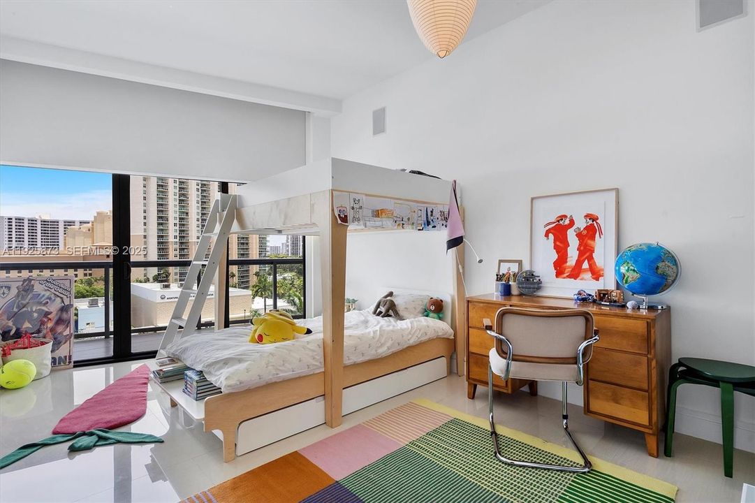 For Sale: $1,875,000 (3 beds, 4 baths, 2518 Square Feet)