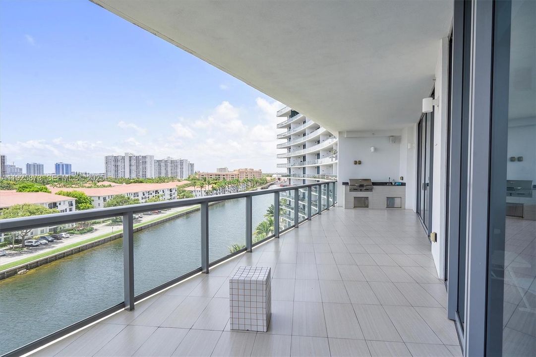 For Sale: $1,875,000 (3 beds, 4 baths, 2518 Square Feet)