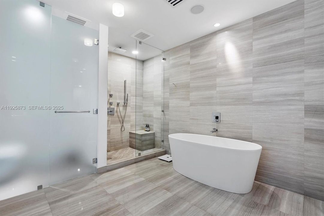 For Sale: $1,875,000 (3 beds, 4 baths, 2518 Square Feet)