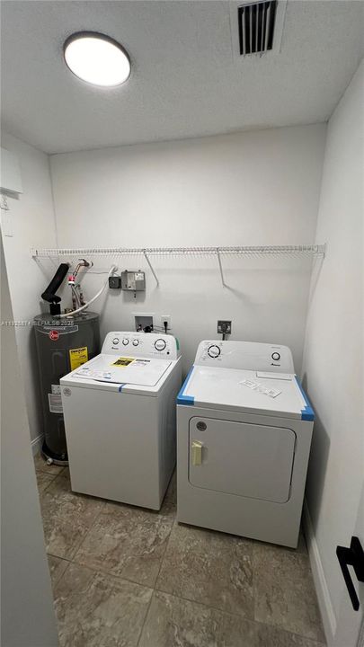 For Sale: $435,000 (2 beds, 2 baths, 1471 Square Feet)