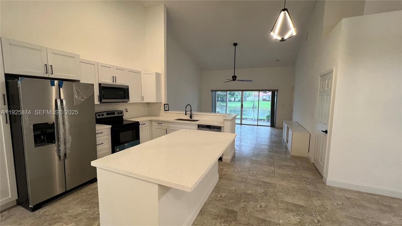 For Sale: $435,000 (2 beds, 2 baths, 1471 Square Feet)