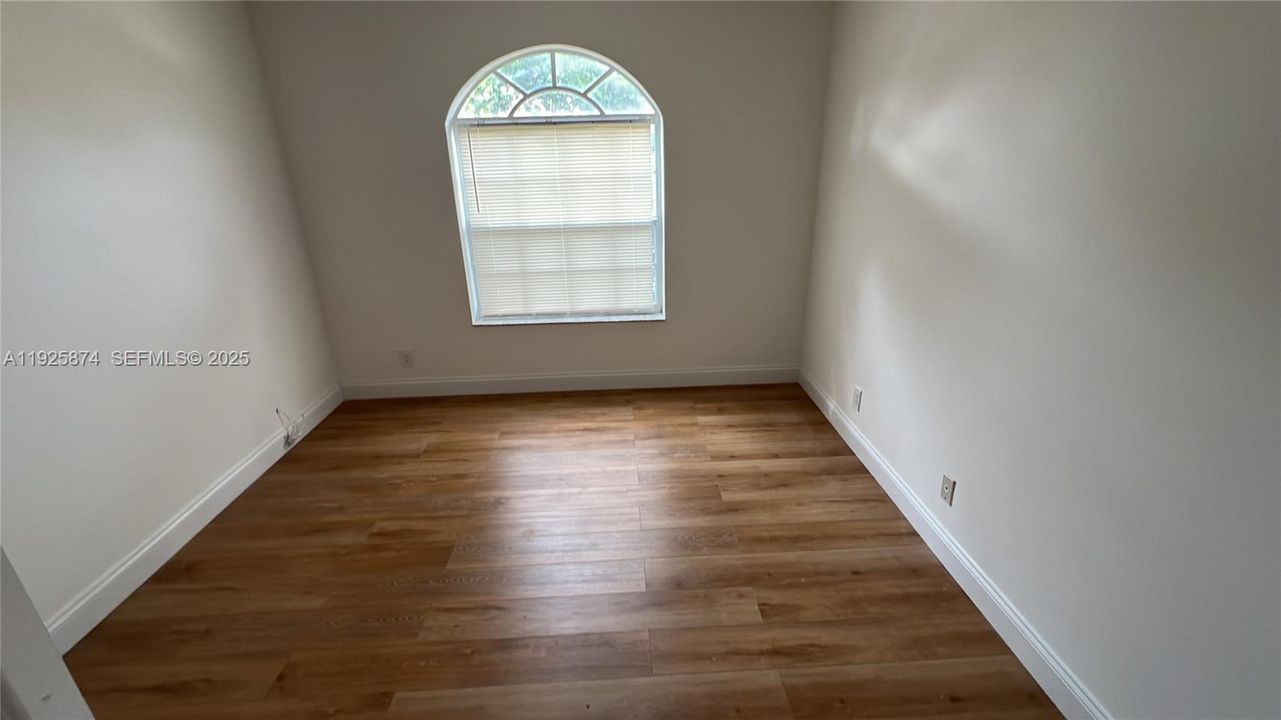 For Sale: $435,000 (2 beds, 2 baths, 1471 Square Feet)