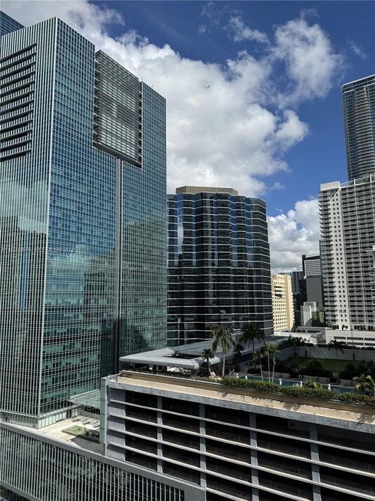 For Rent: $2,975 (1 beds, 1 baths, 630 Square Feet)