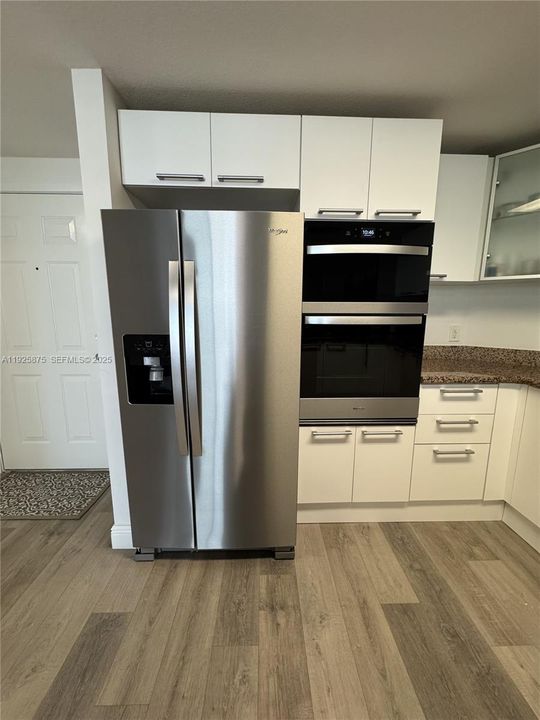 For Rent: $2,975 (1 beds, 1 baths, 630 Square Feet)