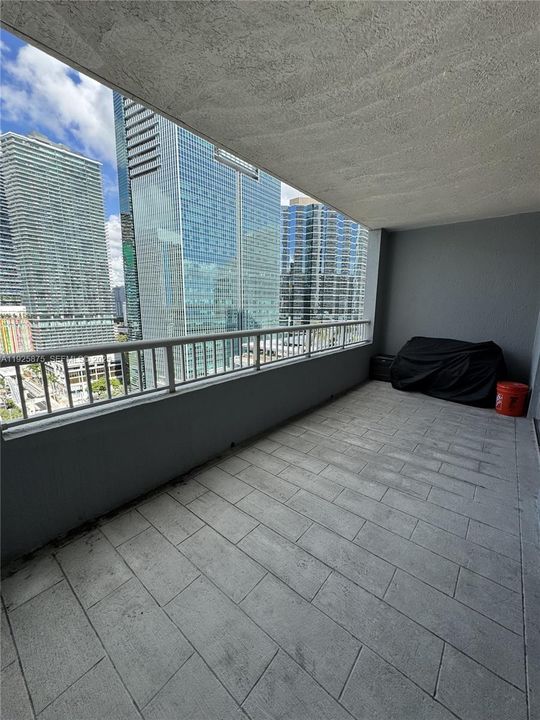 For Rent: $2,975 (1 beds, 1 baths, 630 Square Feet)