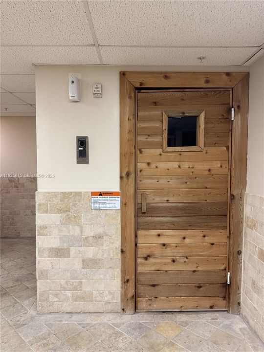 For Rent: $2,975 (1 beds, 1 baths, 630 Square Feet)