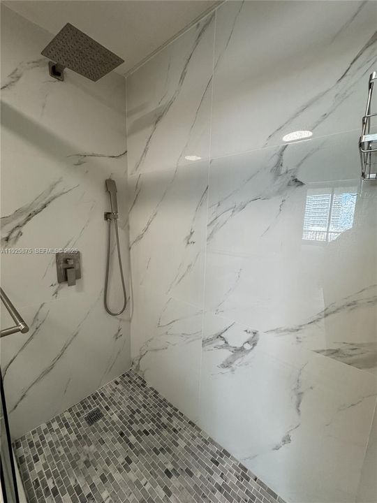 For Rent: $2,975 (1 beds, 1 baths, 630 Square Feet)