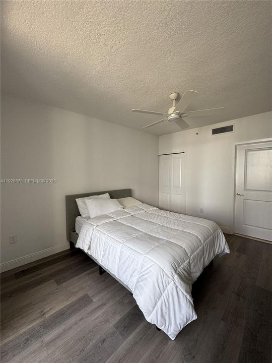 For Rent: $2,975 (1 beds, 1 baths, 630 Square Feet)