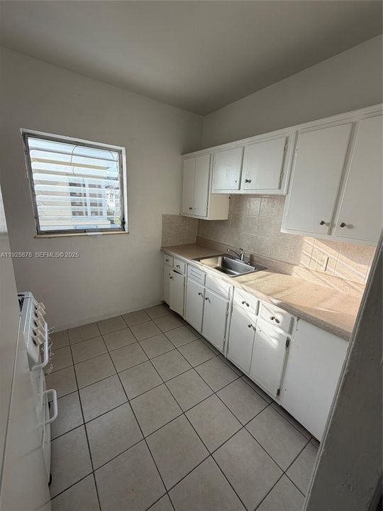 For Rent: $1,950 (2 beds, 2 baths, 1100 Square Feet)