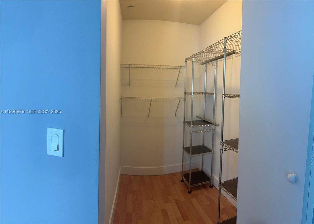 В аренду: $2,600 (1 спален, 1 ванн, 679 Квадратных фут)